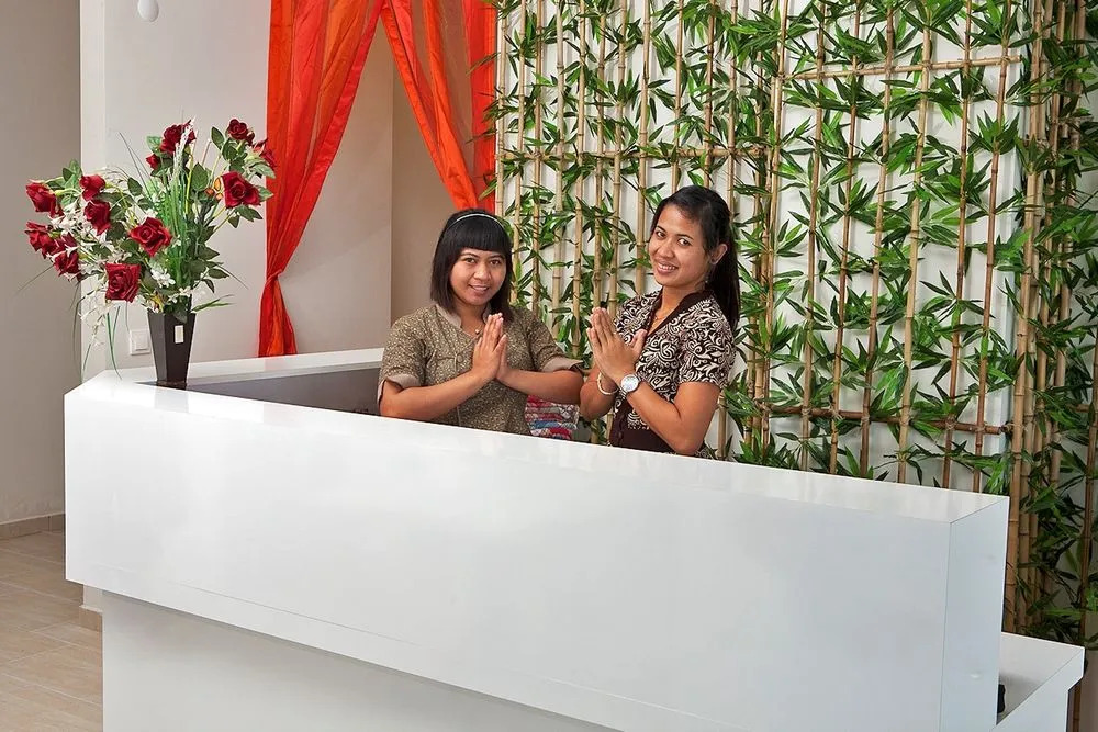Tropical Deluxe Hotel