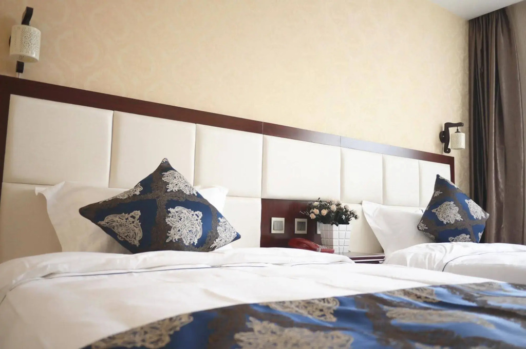 Kunming July Hotel