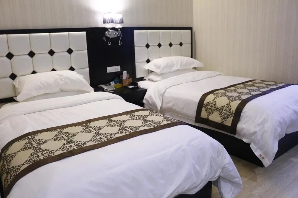 Heluo Sunshine Culture Theme Hotel