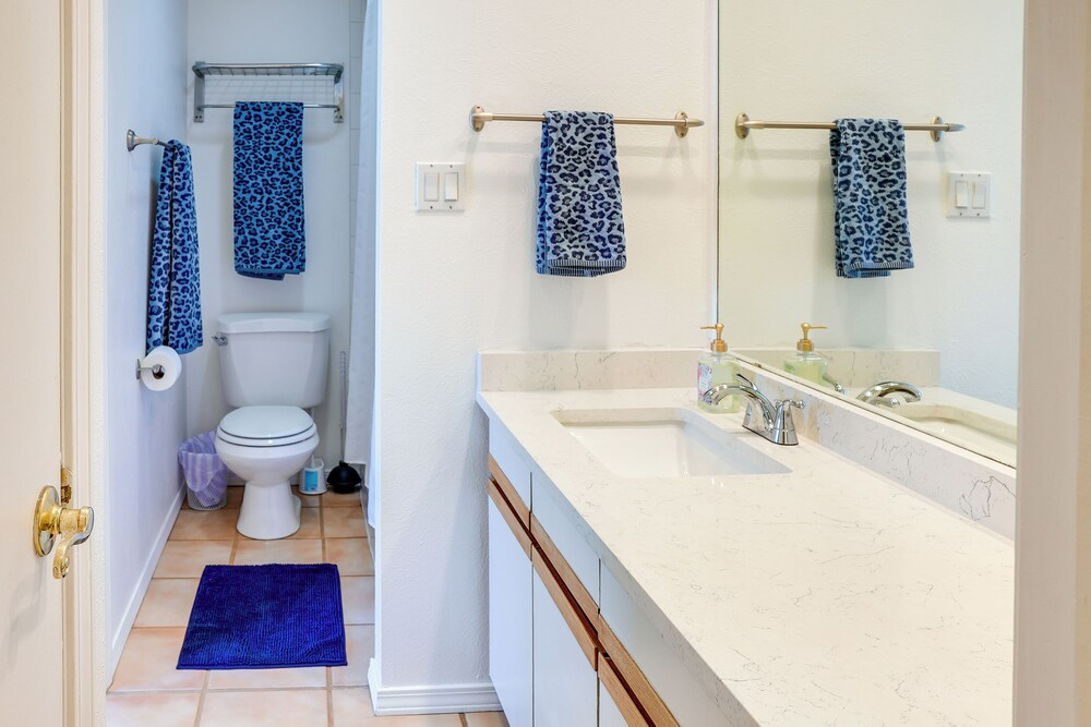 1 Mi to Unm: Convenient Albuquerque Townhome!