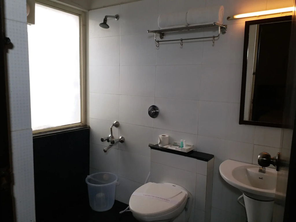 Zaith Residency Near US Consulate and Apollo Hospitals