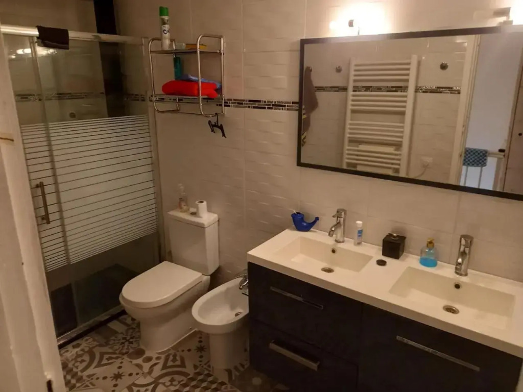 House with free parking, barbeque air conditioning