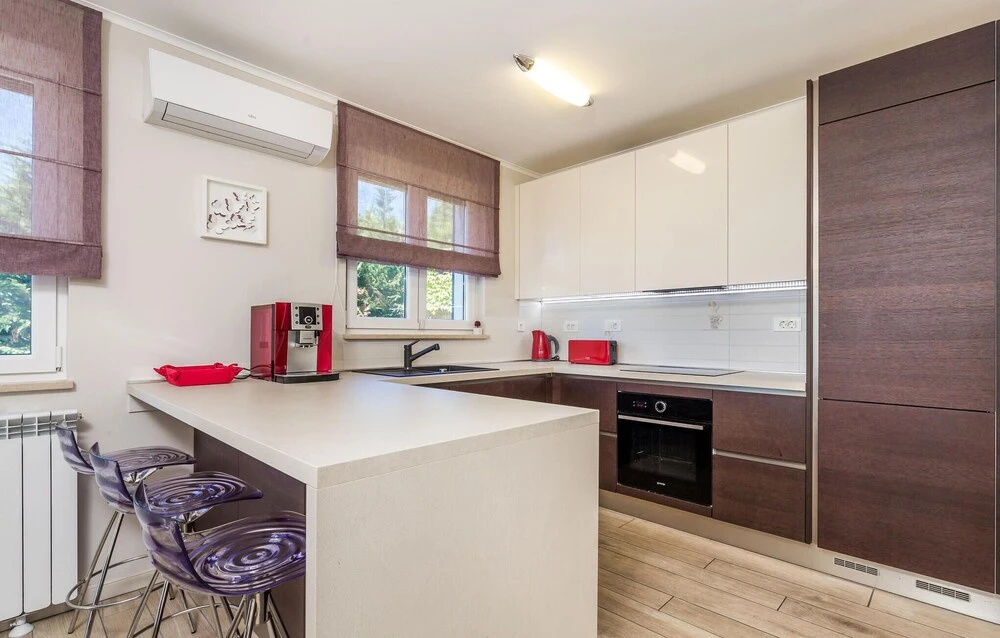 Amazing Home in Icici With 5 Bedrooms, Wifi and Outdoor Swimming Pool