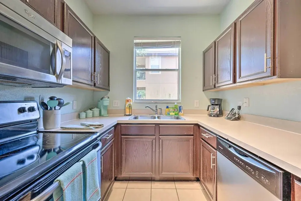 Chic Resort Townhome ~ 9 Mi to Disney Parks!