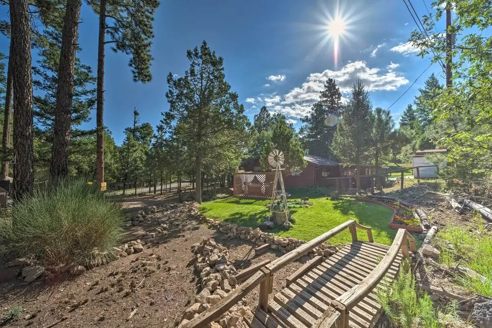 Pet-friendly Ruidoso Cabin w/ Hot Tub & Fire Pit
