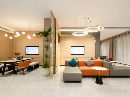 ity Comfort Inn (Guigang International Life Port High-Speed Rail Station Branch)
