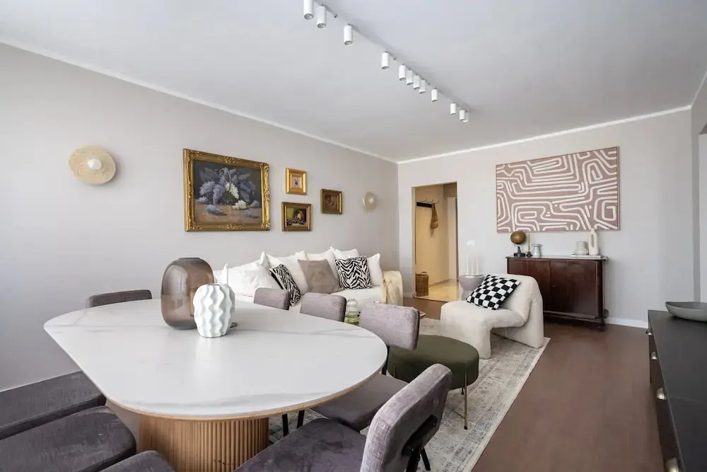 Views of all the Palaces 2BR Stunner