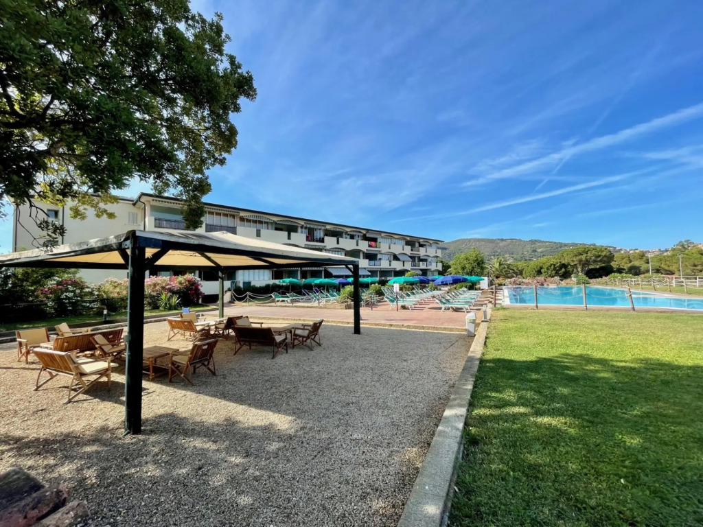 Studio apartment situated inside the Verde-blu residence, for 4 people, sq.m 34 , with terrace, pool-VERDEBLU 609