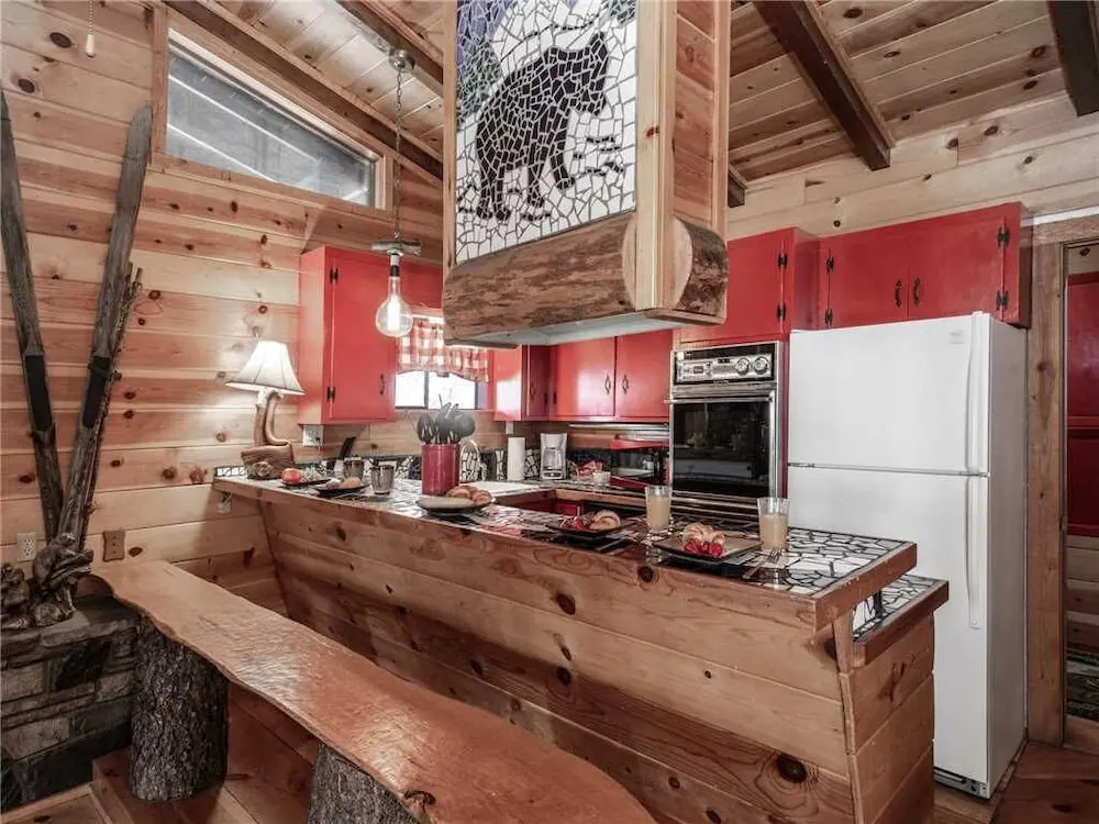 Big Bear, 3 Bedrooms, Stone Fireplace, Midtown, Sleeps 10