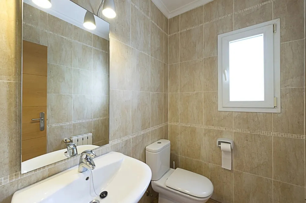 Bungalow - 3 Bedrooms with Pool and WiFi - 104999