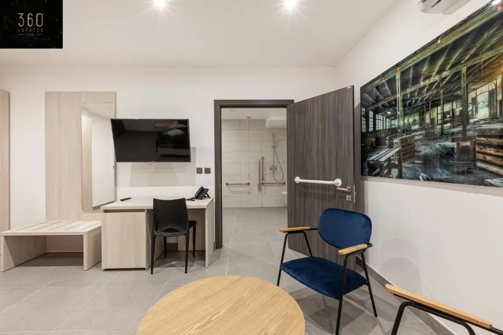 Modern, Large and Spacious HOME, Perfect for GROUP by 360 Estates