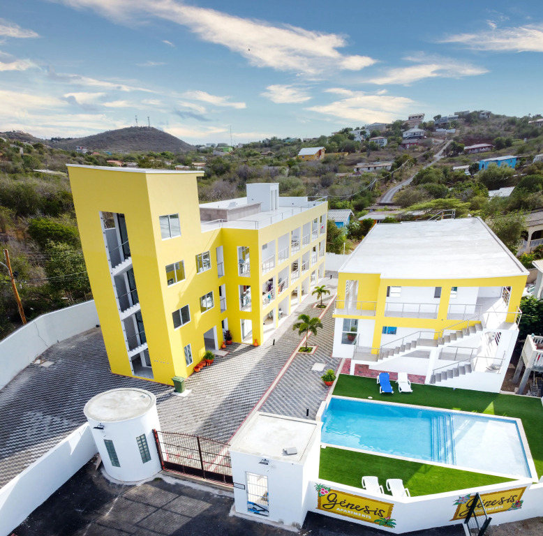 Jan Thiel's Hidden Gem! 2BR Apt W/ Pool & Free Parking