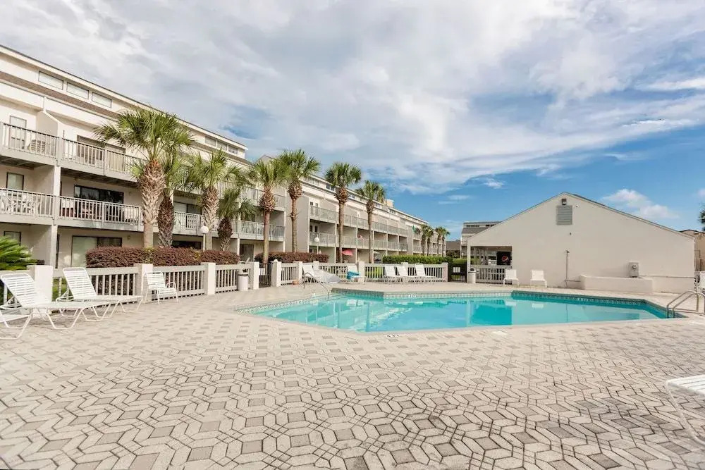 17614 Front Beach Road Condo Unit 6E - 1 Br condo by RedAwning