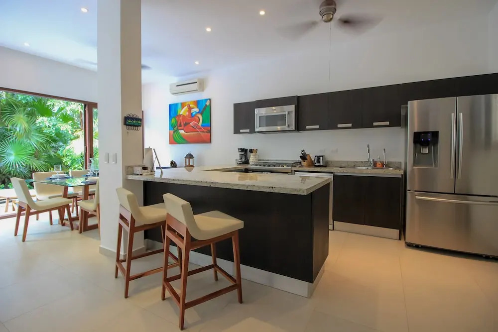 Ocean View 3 Bedroom Home by Olahola