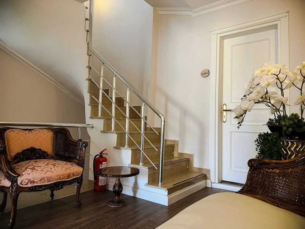 White Palace Otel