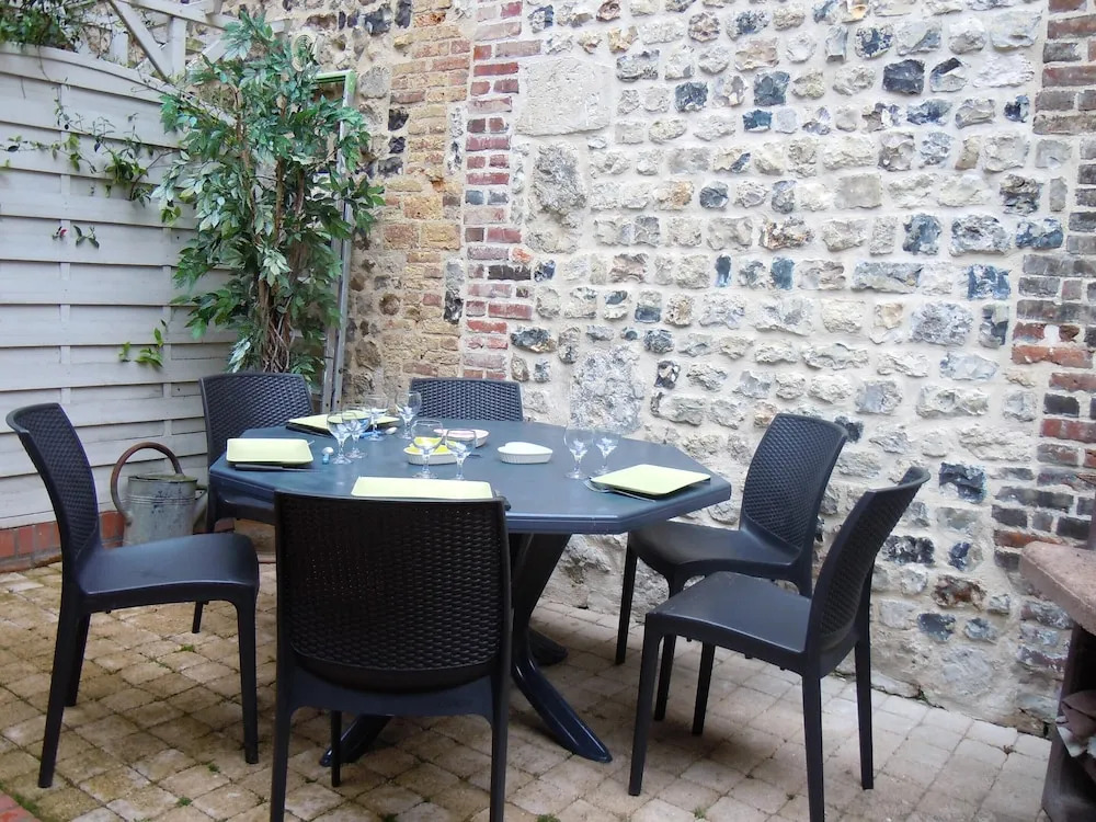House With 2 Bedrooms in Honfleur, With Wifi - 100 m From the Beach