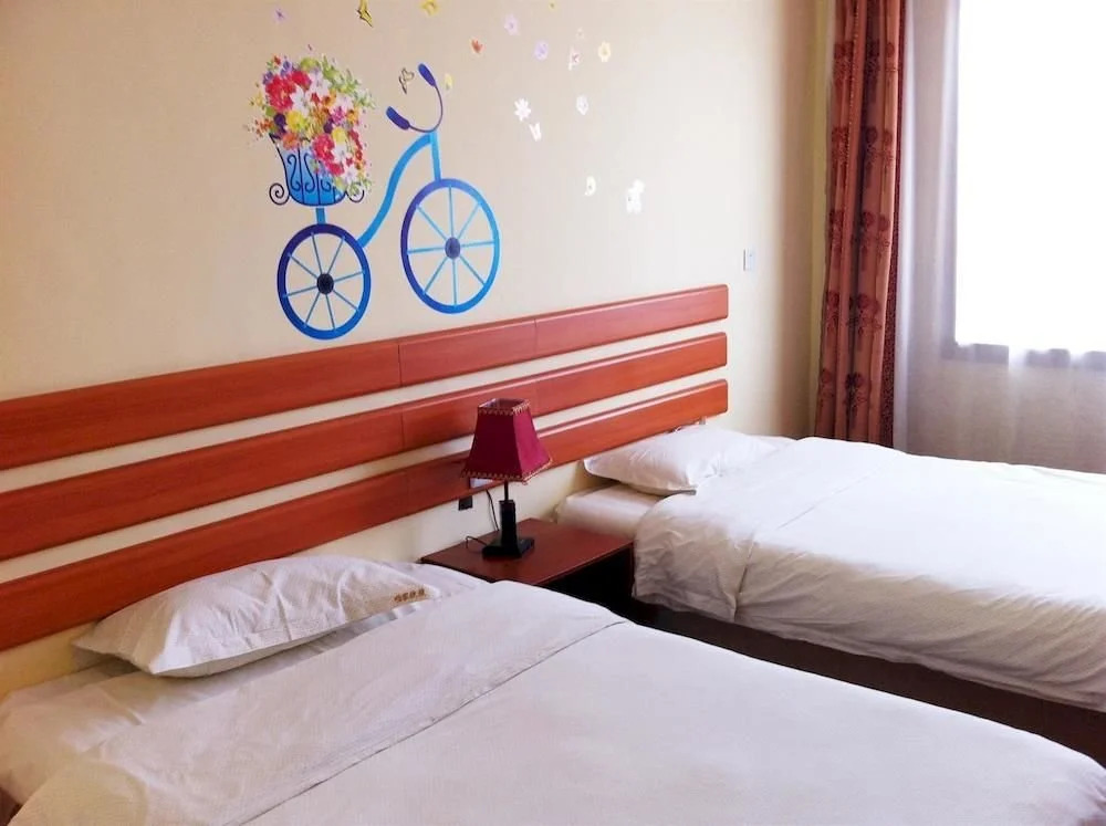 Penglai Yi Jia Express Hotel