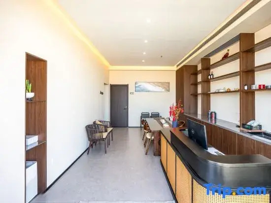 Qing Yi - Seaview Sunset Inn