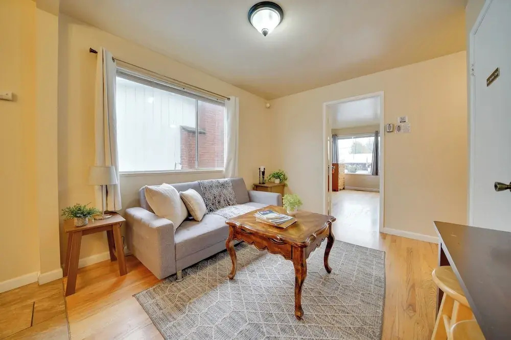 6 Mi to Downtown Seattle: Family Home w/ Yard