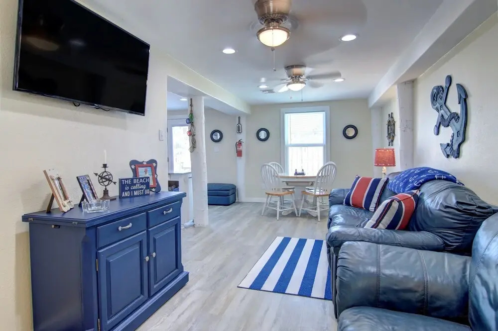 Nauti Mermaid 5 Bedroom Home by Redawning