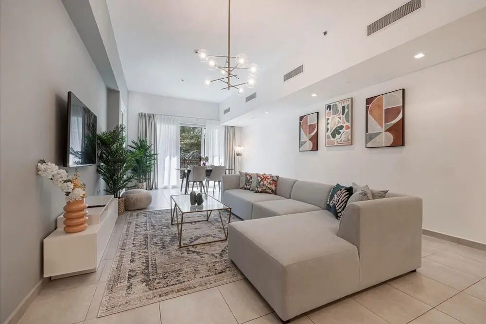 Large Terrace and Pool View - 2 Br - Next to Mall