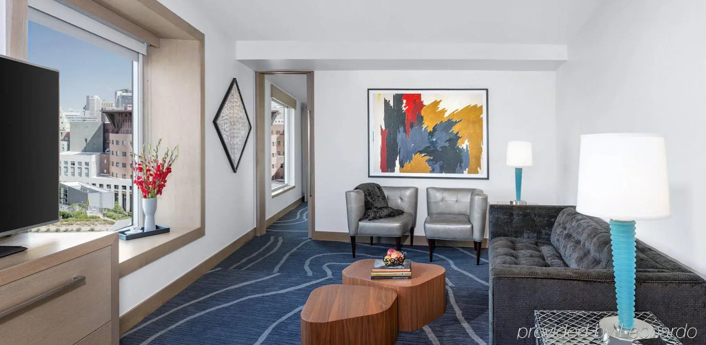 The Art Hotel Denver, Curio Collection by Hilton