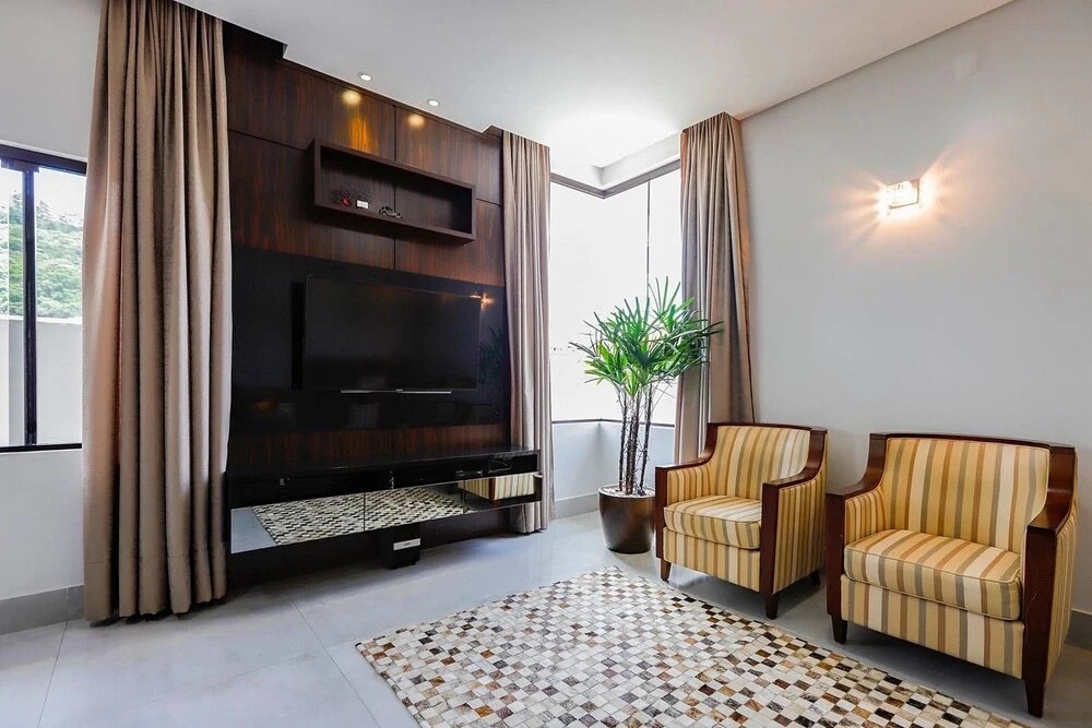 Casa Moderna em Condomínio de Canasvierias