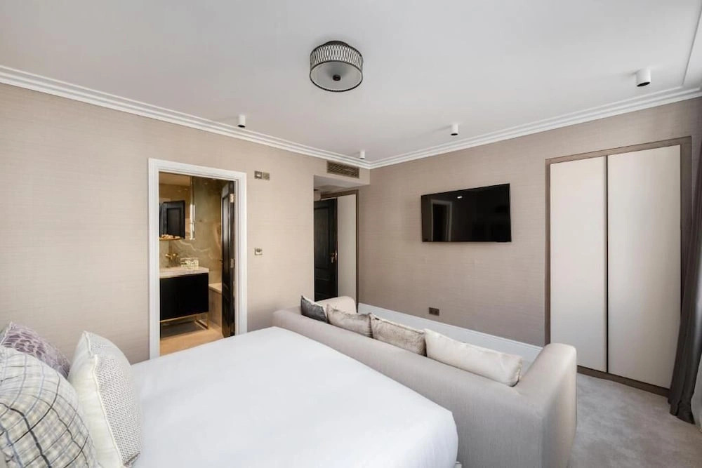 Charles of Mayfair