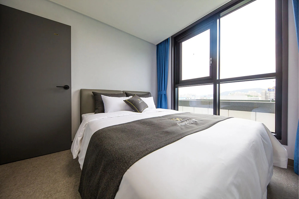 Shine Hotel