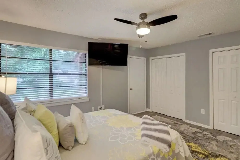 Hilton Head 2BR Townhouse Walk to Shops & Dining