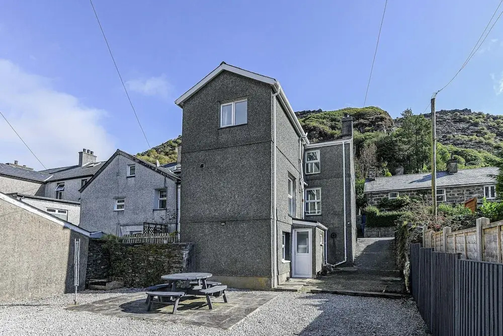 Cottage in Snowdonia With Movie Room & Views