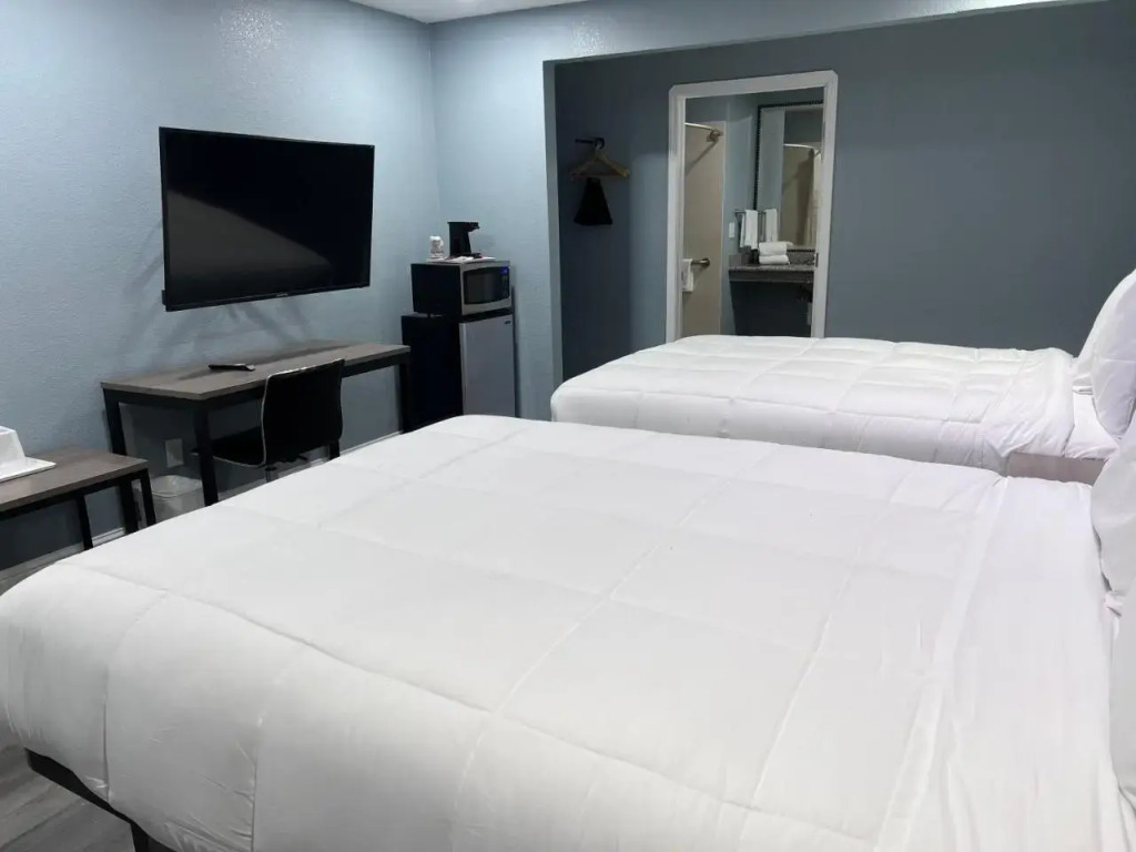 Travelodge Santa Cruz Riviera