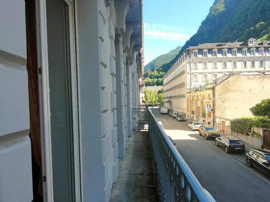 Appartement Cauterets, 4 pièces, 8 personnes - FR-1-234-165