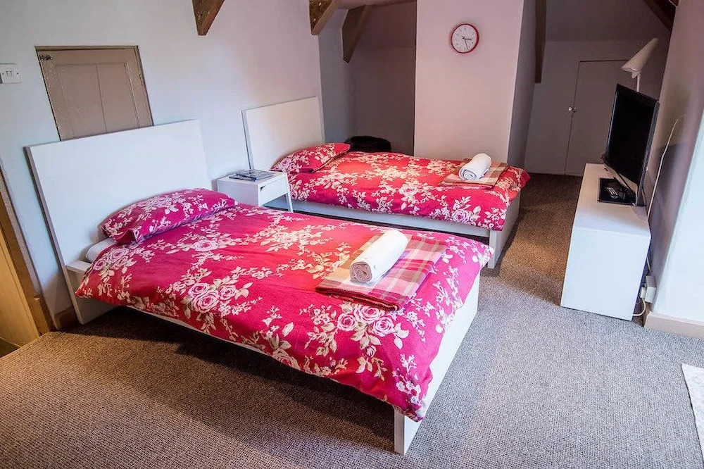 The Cors - Charming Country Escape for Large Family Groups