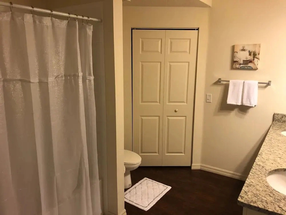 Comfortable 3BR Townhome Near Parks Great Value