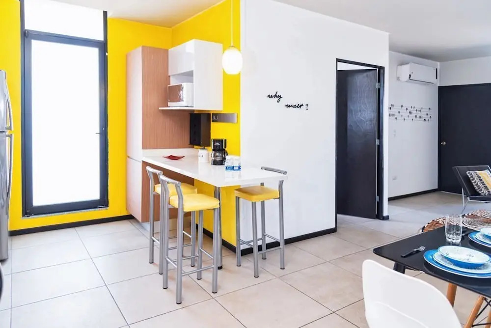 Save, pretty apt. W/playground, in Monterrey’s Center, 3 room, 1KSB, 2 SB, 2BTH. By Mty Living. S2 702