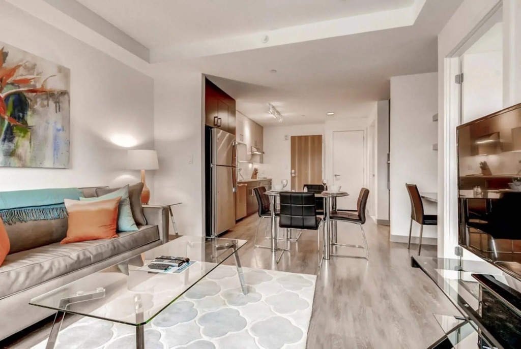 Global Luxury Suites at The Theatre District