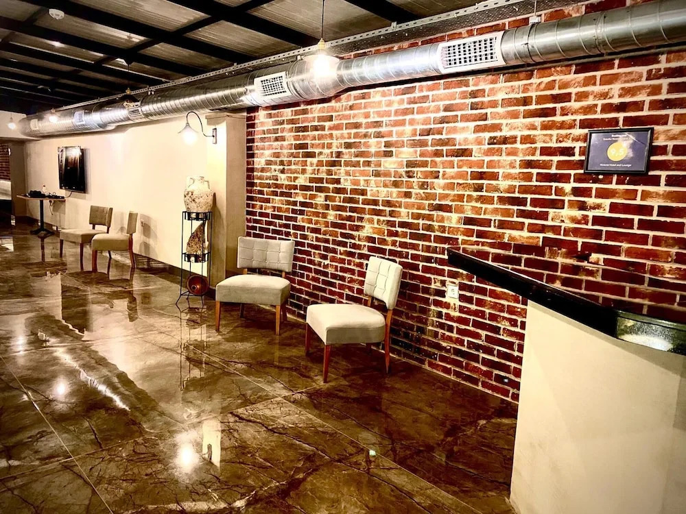 Victoria Hotel and Lounge