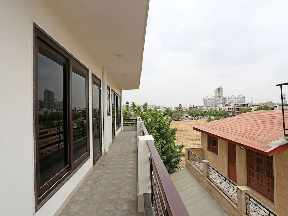 OYO 12692 Amexx Residency