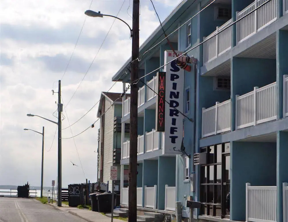 Spindrift Motel