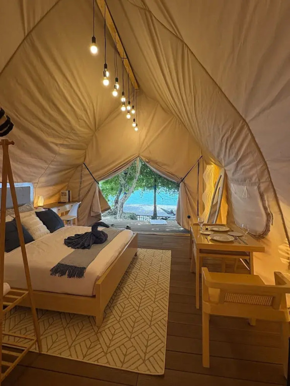 Floating Home in Reef Resort Unit 13