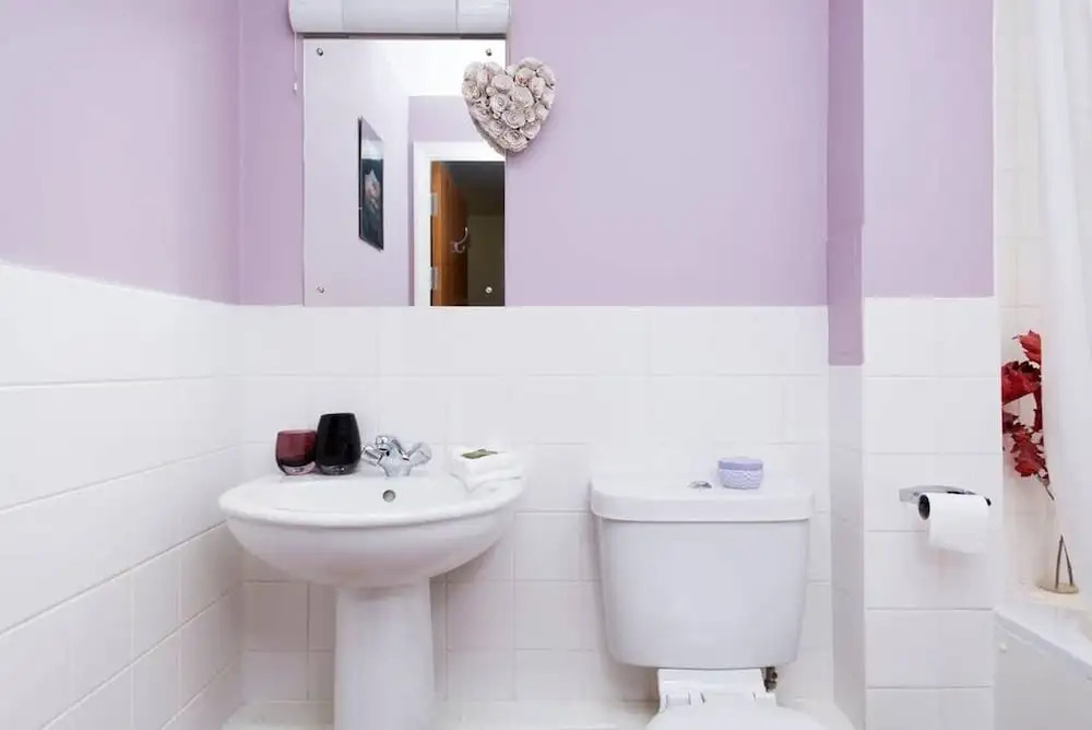 Homely 1 Bedroom Canal Side Flat with Balcony