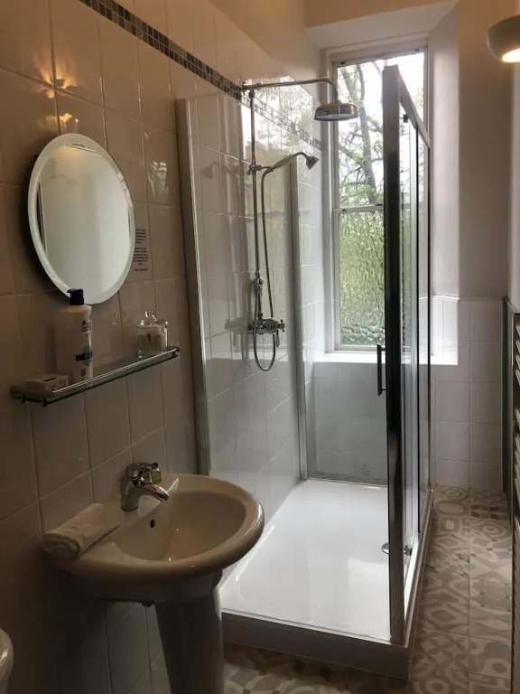 Edinburgh Hillside Apartment