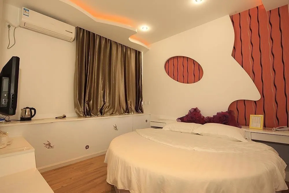 Qingdao Sweet Space Business Hotel