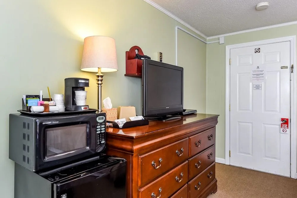 Hickory Falls Inn