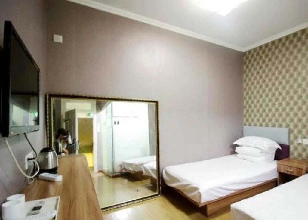 Little Free Time Internationa Hostel Qingdao