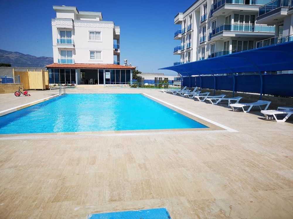 Cemre Apart