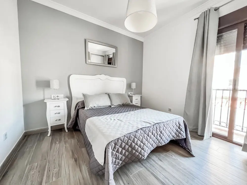 Cd-1382 Two Bedroom Apartment With Terrace