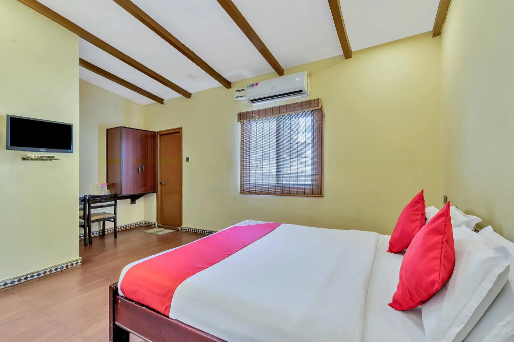 OYO Flagship 2207 Hotel Transit