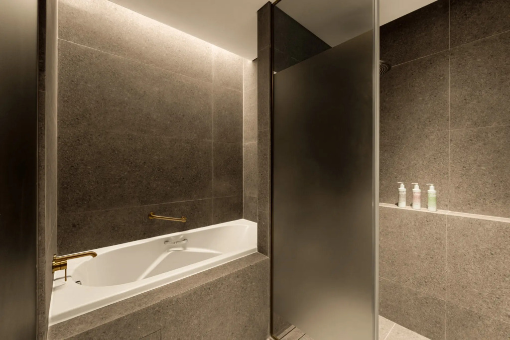 L7 WEST LAKE HANOI By LOTTE HOTELS